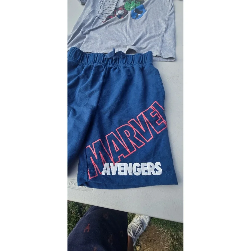 Marvel Avengers Kids 2-Piece Set Size Medium